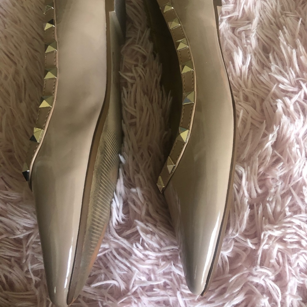 Beige flats with studs in good condition - Picture 3 of 7